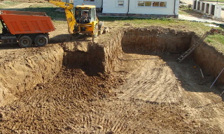 Рытье котлованов под фундамент в Ефремове – цена от 2647 руб. за м3 | 2Землекопа-Фрм